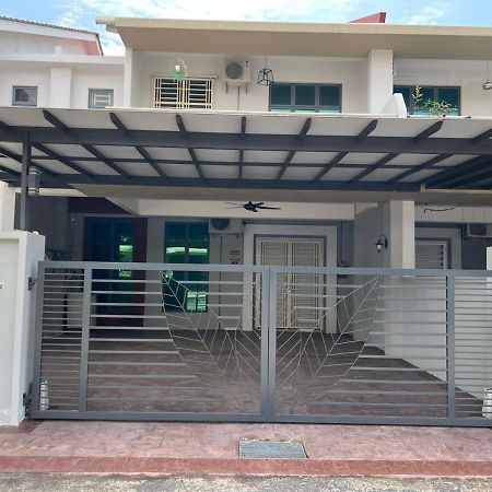 El Homestay Melaka Zewnętrze zdjęcie
